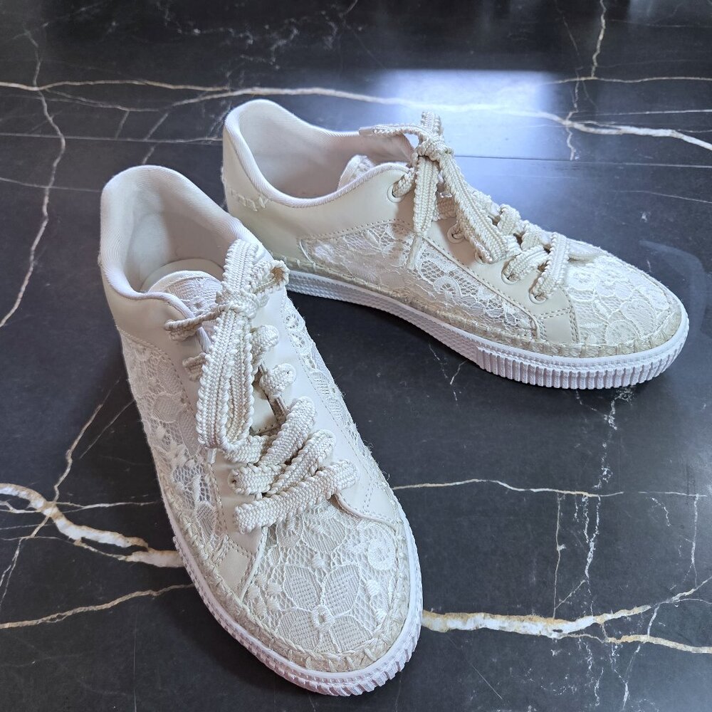 NWOT Marc Fisher Spryng Light Beige Lace Shoes Size 9